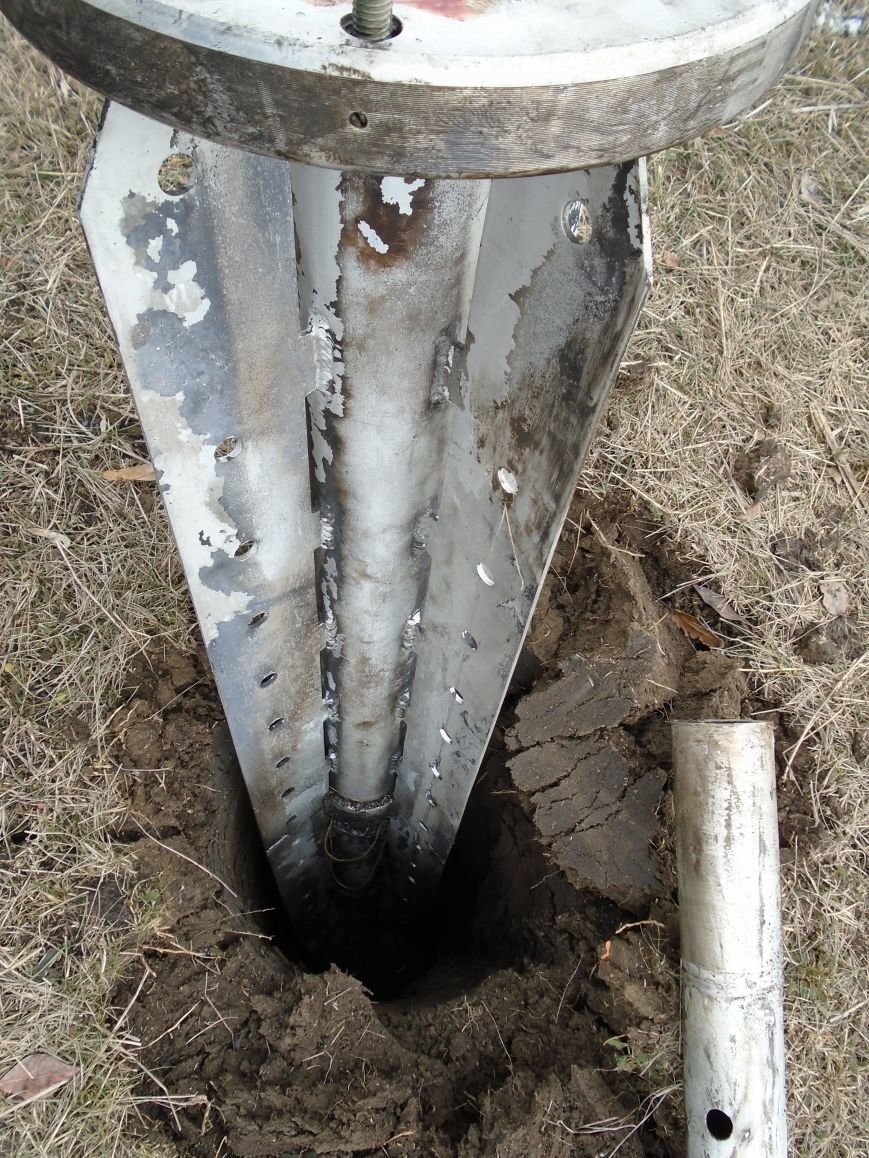 Боеприпасы и разруха: новые кадры обстрела Гродовки (ОБНОВЛЕНО) (фото) - фото 30 Боеприпасы и разруха: новые кадры обстрела Гродовки (ОБНОВЛЕНО) (фото) - фото 30