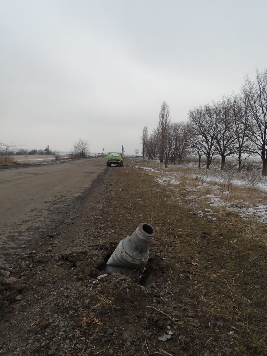 Боеприпасы и разруха: новые кадры обстрела Гродовки (ОБНОВЛЕНО) (фото) - фото 15 Боеприпасы и разруха: новые кадры обстрела Гродовки (ОБНОВЛЕНО) (фото) - фото 15