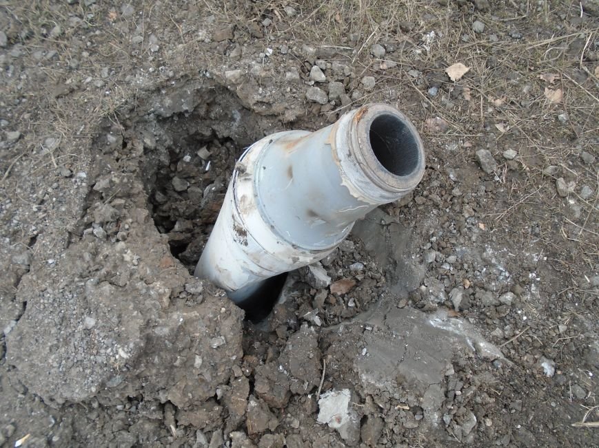 Боеприпасы и разруха: новые кадры обстрела Гродовки (ОБНОВЛЕНО) (фото) - фото 12 Боеприпасы и разруха: новые кадры обстрела Гродовки (ОБНОВЛЕНО) (фото) - фото 12
