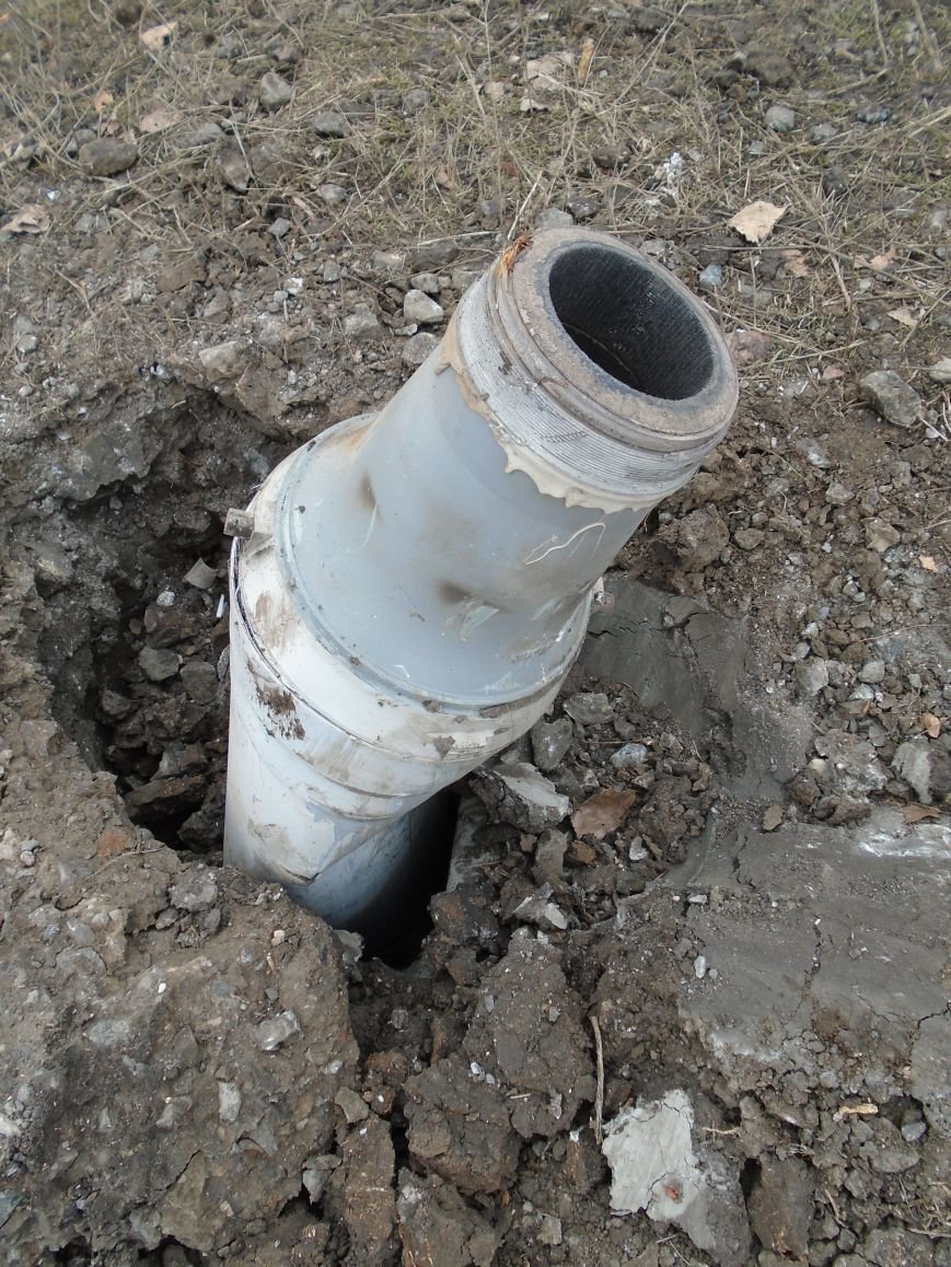 Боеприпасы и разруха: новые кадры обстрела Гродовки (ОБНОВЛЕНО) (фото) - фото 13 Боеприпасы и разруха: новые кадры обстрела Гродовки (ОБНОВЛЕНО) (фото) - фото 13