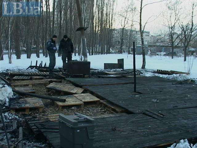 В столичном пункте обогрева заживо сгорел человек (ФОТО) (фото) - фото 1 В столичном пункте обогрева заживо сгорел человек (ФОТО) (фото) - фото 1
