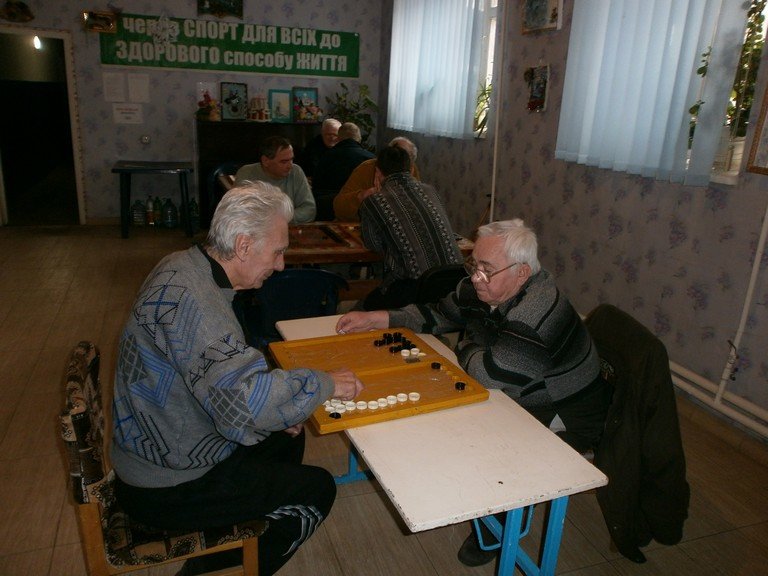 Пенсионеры_нарды_теннис_1 Пенсионеры_нарды_теннис_1