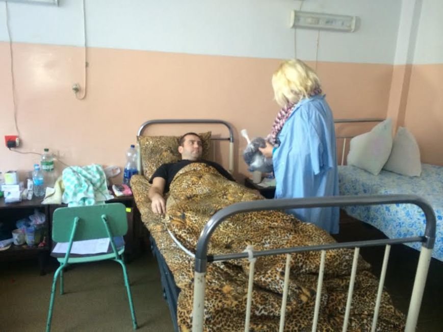 В Мариуполе раненым на «Восточном» подарили наборы от первой леди Украины (ФОТО) (фото) - фото 1 В Мариуполе раненым на «Восточном» подарили наборы от первой леди Украины (ФОТО) (фото) - фото 1