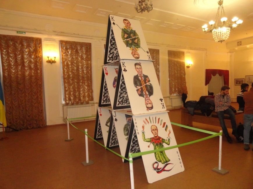 Мариуполе разрушен дом с лидерами «ДНР» и «ЛНР» (ФОТО) (фото) - фото 1 Мариуполе разрушен дом с лидерами «ДНР» и «ЛНР» (ФОТО) (фото) - фото 1
