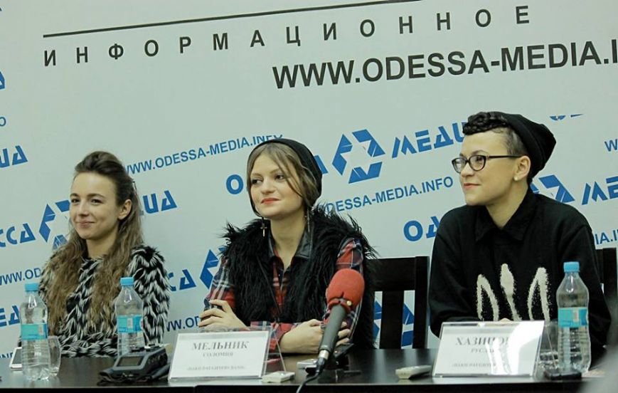 День влюбленных для любителей экстравагантности: фрик-кабаре «DakhDaughtersBand»выступит в Одессе (ФОТО) (фото) - фото 1 День влюбленных для любителей экстравагантности: фрик-кабаре «DakhDaughtersBand»выступит в Одессе (ФОТО) (фото) - фото 1