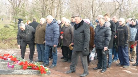 В Мариуполе отметили годовщину вывода советских войск из Афганистана (ФОТО) (фото) - фото 1 В Мариуполе отметили годовщину вывода советских войск из Афганистана (ФОТО) (фото) - фото 1