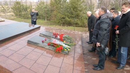 В Мариуполе отметили годовщину вывода советских войск из Афганистана (ФОТО) (фото) - фото 1 В Мариуполе отметили годовщину вывода советских войск из Афганистана (ФОТО) (фото) - фото 1