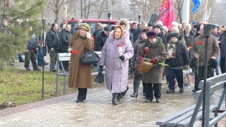 В Мариуполе отметили годовщину вывода советских войск из Афганистана (ФОТО) (фото) - фото 1 В Мариуполе отметили годовщину вывода советских войск из Афганистана (ФОТО) (фото) - фото 1