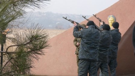 В Мариуполе отметили годовщину вывода советских войск из Афганистана (ФОТО) (фото) - фото 1 В Мариуполе отметили годовщину вывода советских войск из Афганистана (ФОТО) (фото) - фото 1