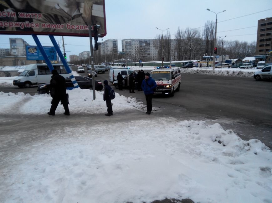 В Сумах на Прокофьева лоб в лоб врезались 2 иномарки (ФОТО) (фото) - фото 1 В Сумах на Прокофьева лоб в лоб врезались 2 иномарки (ФОТО) (фото) - фото 1