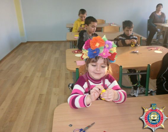 Детей из Авдеевки познакомили с новыми методиками обучения в современной днепропетровской школе «Планета счастья» (фото) (фото) - фото 2 Детей из Авдеевки познакомили с новыми методиками обучения в современной днепропетровской школе «Планета счастья» (фото) (фото) - фото 2