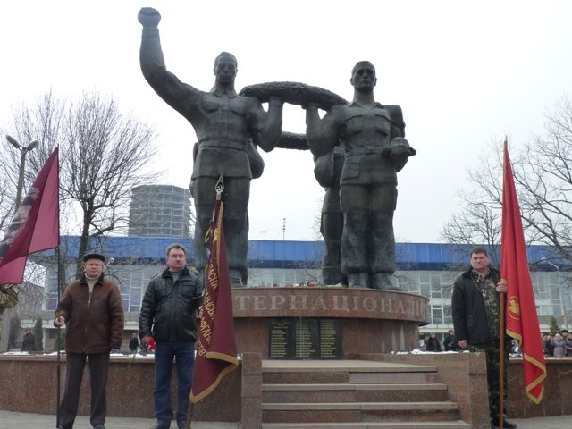 В Кіровограді вшанували подвиг воїнів-інтернаціоналістів всіх поколінь (фото) - фото 1 В Кіровограді вшанували подвиг воїнів-інтернаціоналістів всіх поколінь (фото) - фото 1