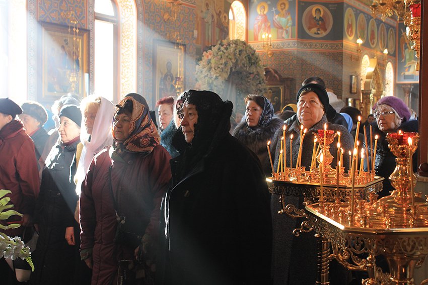 На Сретение в Свято-Покровском храме верующие молились с надеждой о мире (фото) - фото 1