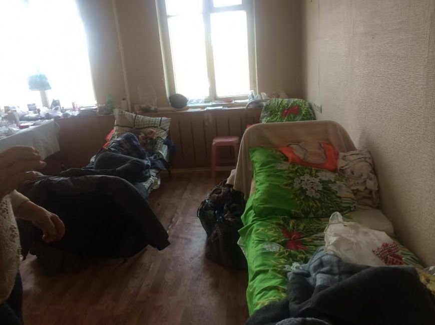 В Мариуполе пожилые жители Широкино обживаются на новом месте(ФОТО) (фото) - фото 1 В Мариуполе пожилые жители Широкино обживаются на новом месте(ФОТО) (фото) - фото 1