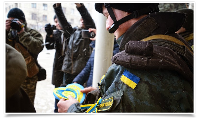В Славянске девушки из ВМОО «Студенческое братство« подарили »валентинки В Славянске девушки из ВМОО «Студенческое братство« подарили »валентинки