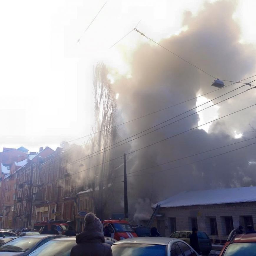 В центре столицы горел жилой дом (ФОТО) (фото) - фото 1 В центре столицы горел жилой дом (ФОТО) (фото) - фото 1