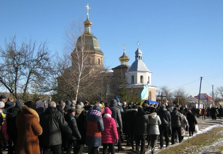 На Тернопільщині провели в останню путь загиблого бійця “Айдару” (фото) (фото) - фото 1 На Тернопільщині провели в останню путь загиблого бійця “Айдару” (фото) (фото) - фото 1