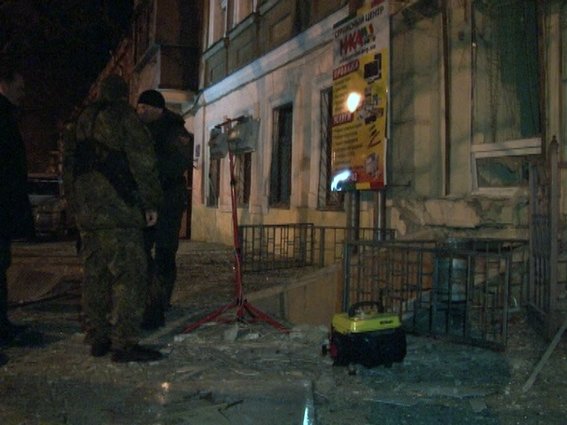 Взрыв в Одессе милиция квалифицировала как теракт (ФОТО) (фото) - фото 1 Взрыв в Одессе милиция квалифицировала как теракт (ФОТО) (фото) - фото 1