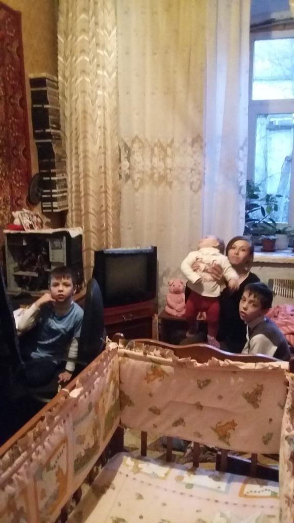 Семья плененного в Донецке киборга Руслана Коношенко живет в нищете в Каменец-Подольском (ФОТО) (фото) - фото 2 Семья плененного в Донецке киборга Руслана Коношенко живет в нищете в Каменец-Подольском (ФОТО) (фото) - фото 2