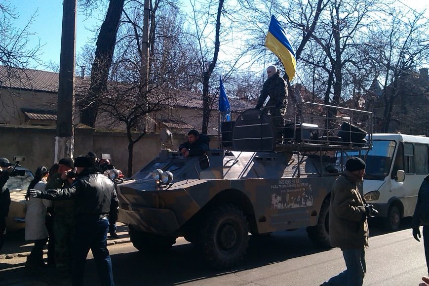 Евромайдан в Одессе с антипрезидентскими лозунгами требовал навести порядок в АТО (ФОТО, ВИДЕО) (фото) - фото 2 Евромайдан в Одессе с антипрезидентскими лозунгами требовал навести порядок в АТО (ФОТО, ВИДЕО) (фото) - фото 2
