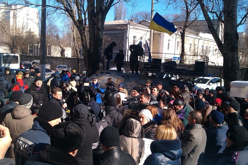 Евромайдан в Одессе с антипрезидентскими лозунгами требовал навести порядок в АТО (ФОТО, ВИДЕО) (фото) - фото 2 Евромайдан в Одессе с антипрезидентскими лозунгами требовал навести порядок в АТО (ФОТО, ВИДЕО) (фото) - фото 2