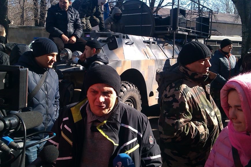 Евромайдан в Одессе с антипрезидентскими лозунгами требовал навести порядок в АТО (ФОТО, ВИДЕО) (фото) - фото 2 Евромайдан в Одессе с антипрезидентскими лозунгами требовал навести порядок в АТО (ФОТО, ВИДЕО) (фото) - фото 2