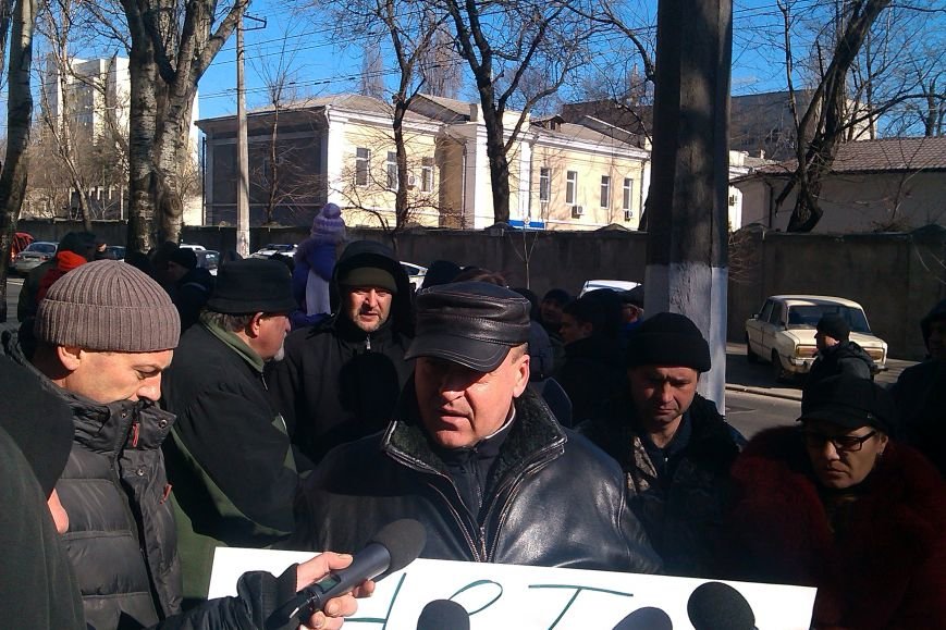 Евромайдан в Одессе с антипрезидентскими лозунгами требовал навести порядок в АТО (ФОТО, ВИДЕО) (фото) - фото 2 Евромайдан в Одессе с антипрезидентскими лозунгами требовал навести порядок в АТО (ФОТО, ВИДЕО) (фото) - фото 2