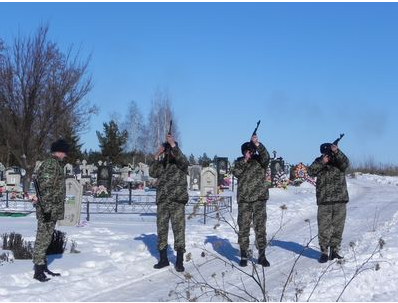 Сумщина простилась с погибшим в АТО подполковником ВСУ (ФОТО) (фото) - фото 1 Сумщина простилась с погибшим в АТО подполковником ВСУ (ФОТО) (фото) - фото 1