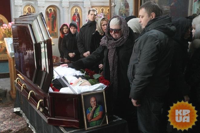 Проститься с Сергеем Галибиным пришли звезды украинского шоу бизнеса (ФОТО) (фото) - фото 1 Проститься с Сергеем Галибиным пришли звезды украинского шоу бизнеса (ФОТО) (фото) - фото 1