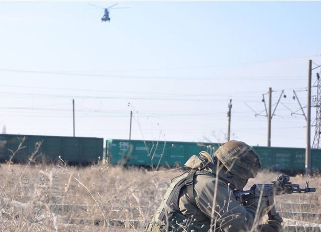 В Одессе военные по учебному заданию подняли в воздух вертолеты (ФОТО) (фото) - фото 1 В Одессе военные по учебному заданию подняли в воздух вертолеты (ФОТО) (фото) - фото 1