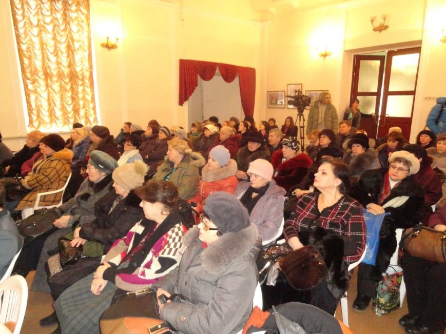 В Мариуполе спорили где устанавливать памятный знак жертвам необъявленной войны (ФОТОРЕПОРТАЖ) (фото) - фото 2 В Мариуполе спорили где устанавливать памятный знак жертвам необъявленной войны (ФОТОРЕПОРТАЖ) (фото) - фото 2