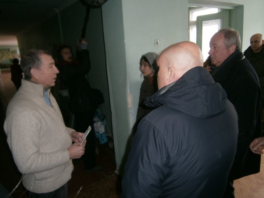 Губернатор области посетил центр размещения переселенцев в Добропольском районе (фото) - фото 27 Губернатор области посетил центр размещения переселенцев в Добропольском районе (фото) - фото 27