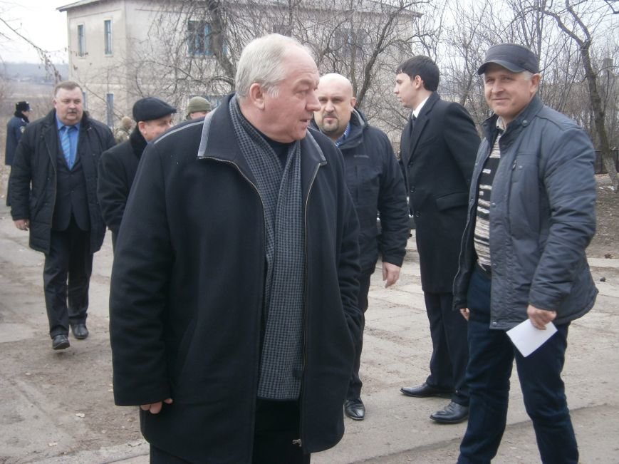 Губернатор области посетил центр размещения переселенцев в Добропольском районе (фото) - фото 2 Губернатор области посетил центр размещения переселенцев в Добропольском районе (фото) - фото 2
