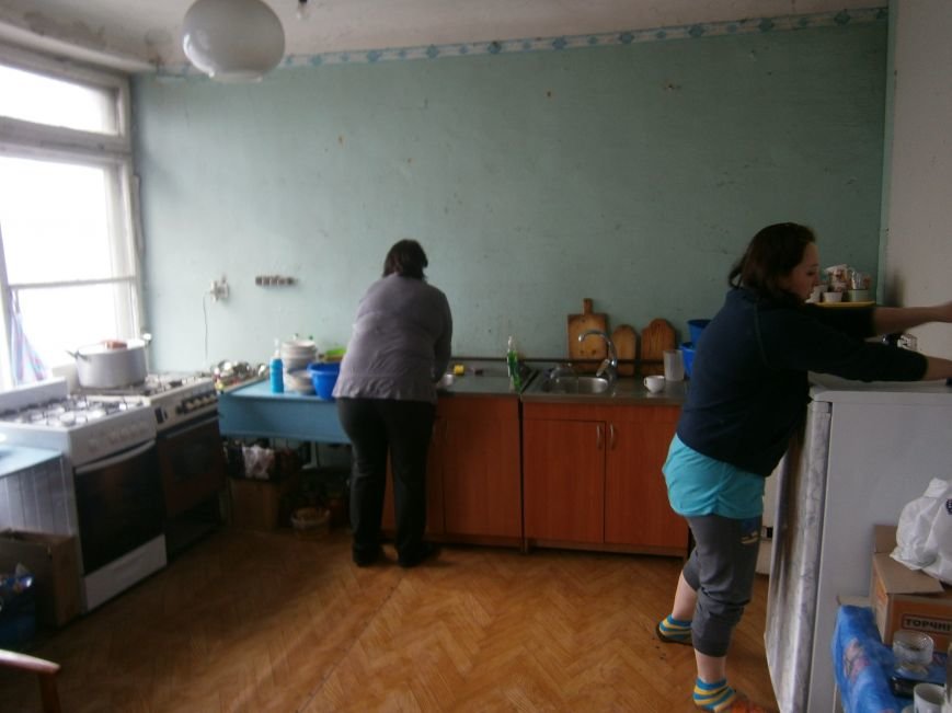 Губернатор области посетил центр размещения переселенцев в Добропольском районе (фото) - фото 18 Губернатор области посетил центр размещения переселенцев в Добропольском районе (фото) - фото 18