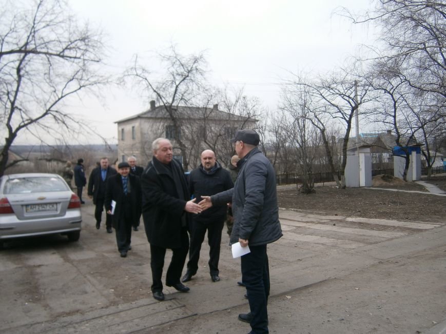 Губернатор области посетил центр размещения переселенцев в Добропольском районе (фото) - фото 1 Губернатор области посетил центр размещения переселенцев в Добропольском районе (фото) - фото 1