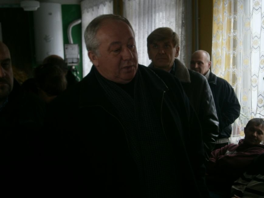 Губернатор области посетил центр размещения переселенцев в Добропольском районе (фото) - фото 14 Губернатор области посетил центр размещения переселенцев в Добропольском районе (фото) - фото 14