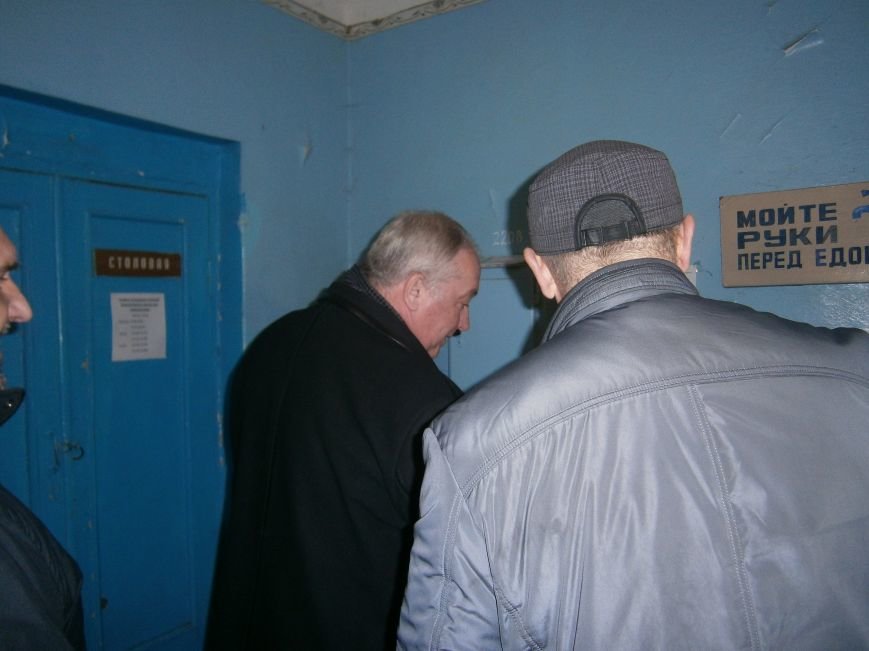 Губернатор области посетил центр размещения переселенцев в Добропольском районе (фото) - фото 7 Губернатор области посетил центр размещения переселенцев в Добропольском районе (фото) - фото 7