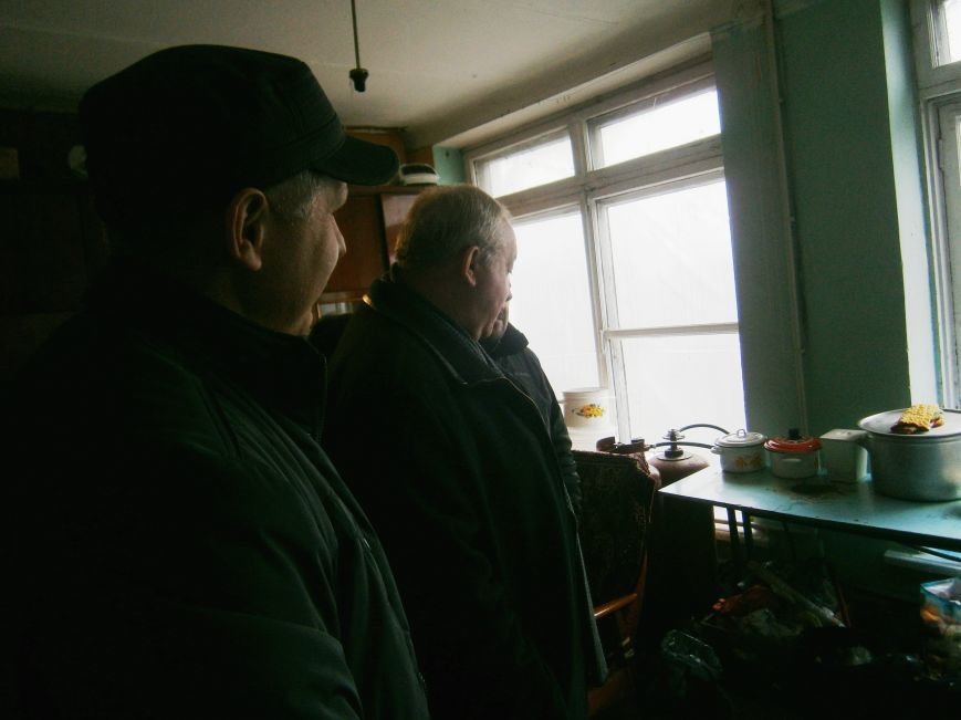 Губернатор области посетил центр размещения переселенцев в Добропольском районе (фото) - фото 16 Губернатор области посетил центр размещения переселенцев в Добропольском районе (фото) - фото 16