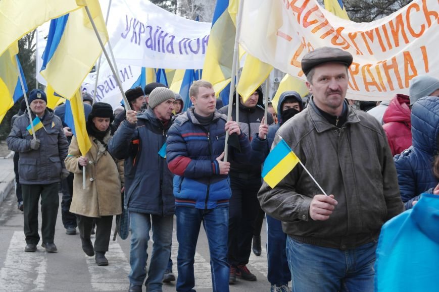 Красноармейск почтил память Героев Небесной сотни и воинов АТО (фото) - фото 17 Красноармейск почтил память Героев Небесной сотни и воинов АТО (фото) - фото 17