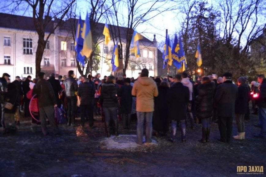 В Ужгороді вшанували героїв Небесної Сотні (ФОТОРЕПОРТАЖ) (фото) -... В Ужгороді вшанували героїв Небесної Сотні (ФОТОРЕПОРТАЖ) (фото) - фото 19