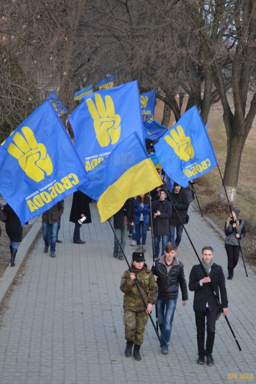 В Ужгороді вшанували героїв Небесної Сотні (ФОТОРЕПОРТАЖ) (фото) -... В Ужгороді вшанували героїв Небесної Сотні (ФОТОРЕПОРТАЖ) (фото) - фото 4