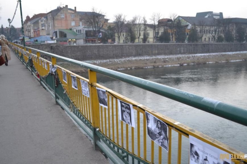 В Ужгороді вшанували героїв Небесної Сотні (ФОТОРЕПОРТАЖ) (фото) -... В Ужгороді вшанували героїв Небесної Сотні (ФОТОРЕПОРТАЖ) (фото) - фото 13