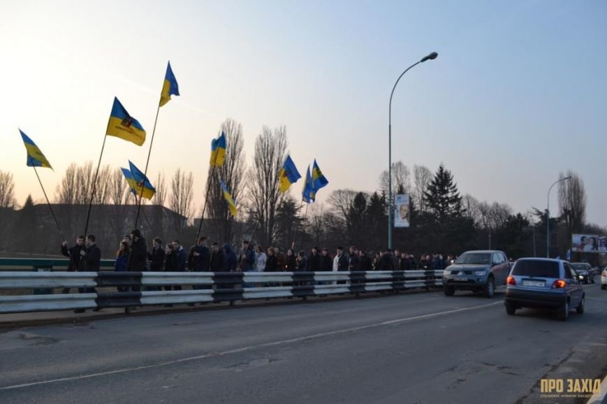 В Ужгороді вшанували героїв Небесної Сотні (ФОТОРЕПОРТАЖ) (фото) -... В Ужгороді вшанували героїв Небесної Сотні (ФОТОРЕПОРТАЖ) (фото) - фото 3