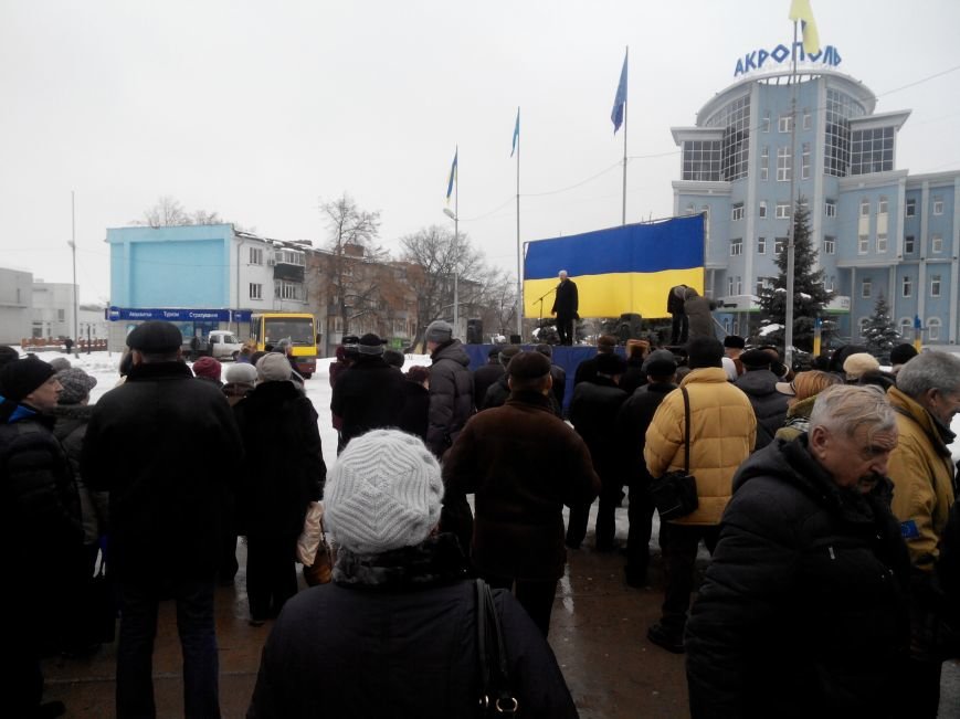Мэру Сум пришлось оправдываться на народном вече за маршрутки по 3 гривны (фото) - фото 1 Мэру Сум пришлось оправдываться на народном вече за маршрутки по 3 гривны (фото) - фото 1