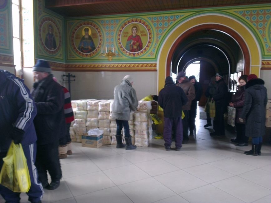 В Авдеевку доставили помощь от архиепископа Елисея (фото) (фото) - фото 1 В Авдеевку доставили помощь от архиепископа Елисея (фото) (фото) - фото 1
