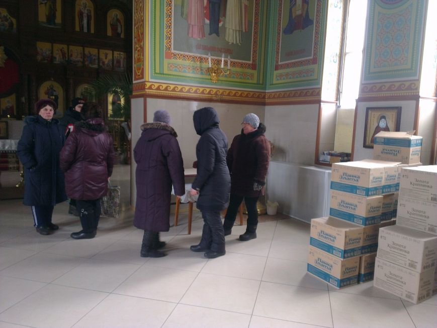 В Авдеевку доставили помощь от архиепископа Елисея (фото) (фото) - фото 1 В Авдеевку доставили помощь от архиепископа Елисея (фото) (фото) - фото 1