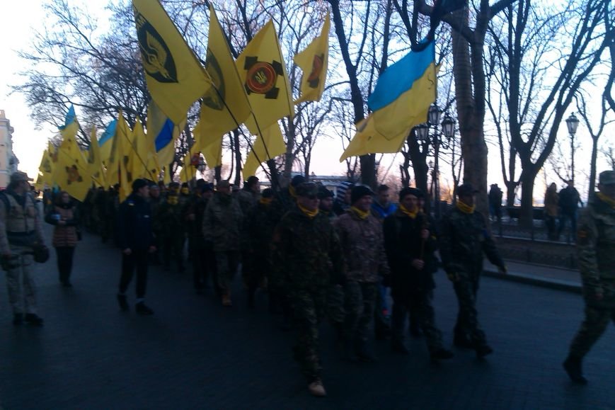 В Одессе маршем отпраздновала годовщину Самооборона (ФОТО, ВИДЕО) (фото) - фото 1 В Одессе маршем отпраздновала годовщину Самооборона (ФОТО, ВИДЕО) (фото) - фото 1