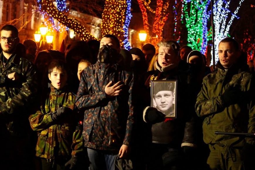 «Слава Небесной Сотне!»: «Правый Сектор» в Одессе провел марш памяти погибших на Майдане (фото) - фото 3 «Слава Небесной Сотне!»: «Правый Сектор» в Одессе провел марш памяти погибших на Майдане (фото) - фото 3