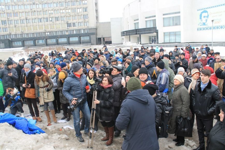 В Сумах на костре из покрышек сожгли чучело Путина (ФОТО+ВИДЕО) (фото) - фото 1 В Сумах на костре из покрышек сожгли чучело Путина (ФОТО+ВИДЕО) (фото) - фото 1