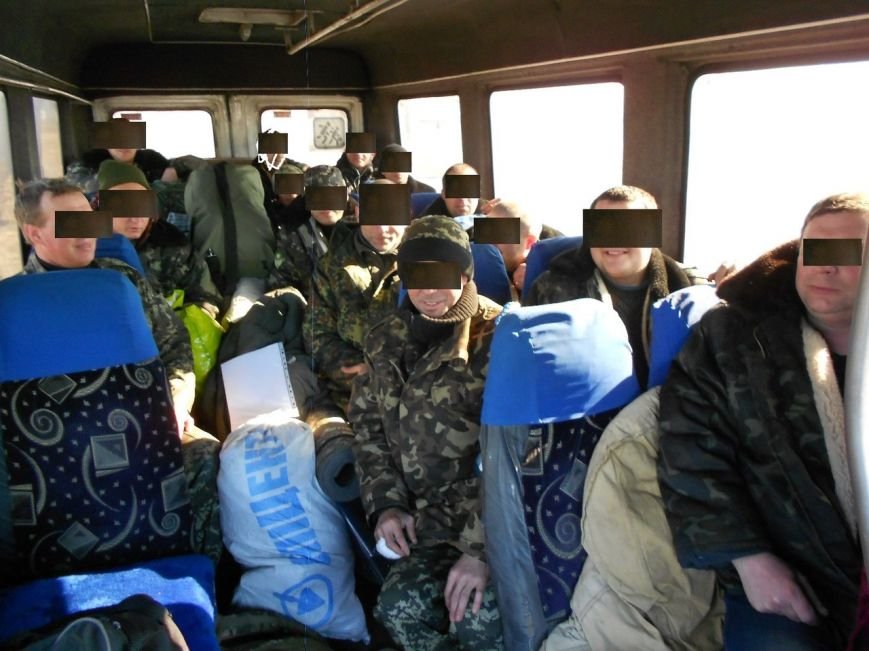 Бойцов 17 танковой в отпуск «подвезли» криворожские волонтеры (ФОТО) (фото) - фото 2 Бойцов 17 танковой в отпуск «подвезли» криворожские волонтеры (ФОТО) (фото) - фото 2